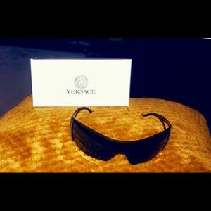 Hard to find 100% AUTHENTIC Versace Shades